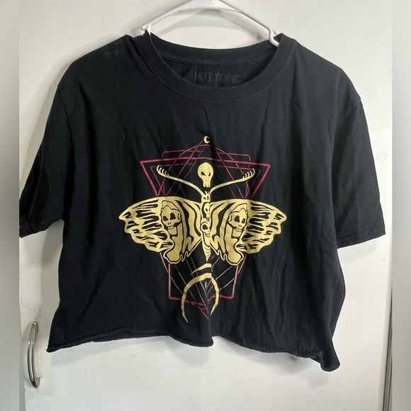 Hot Topic Goth Graphic Tee Shitt - Moth/Skull - Picture 1 of 2